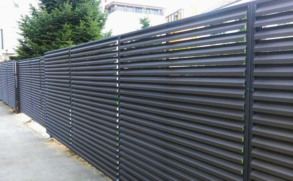 Garduri si porti din panou stil jaluzea de diferite modele la comanda