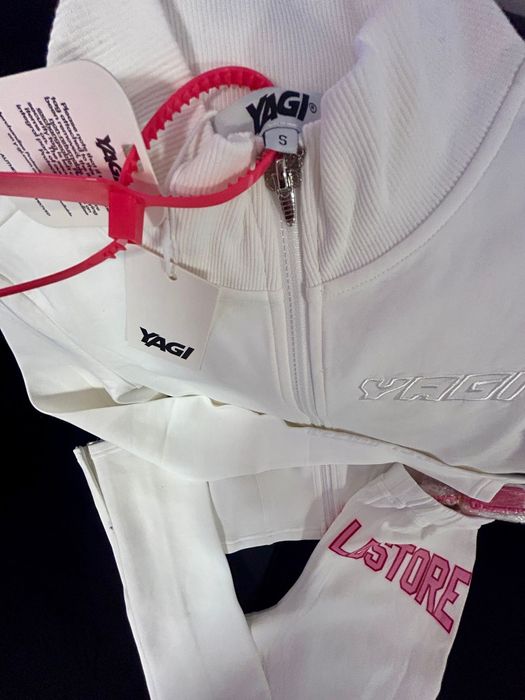 Trening-YAGI vol 3- original 

-Preț 650 Ron 
-Mărimea XS-S

-Treningu