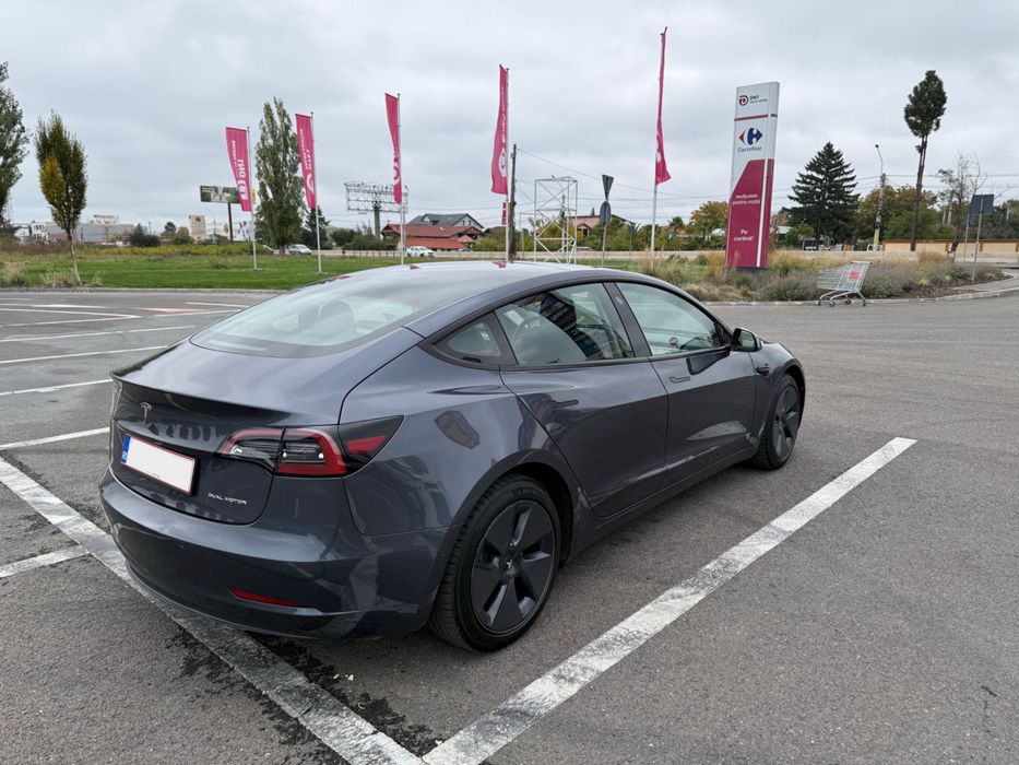 Tesla Model 3 - AWD LR Long Range