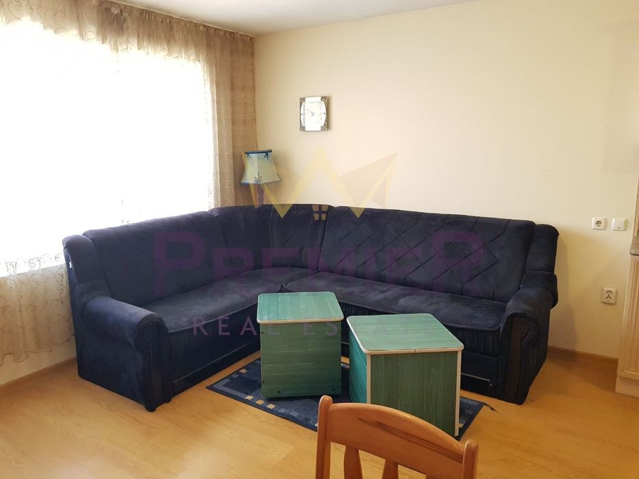 Дава се под наем Двустаен апартамент в Варна, Център - 68 кв.м за 408 € - Снимка #2