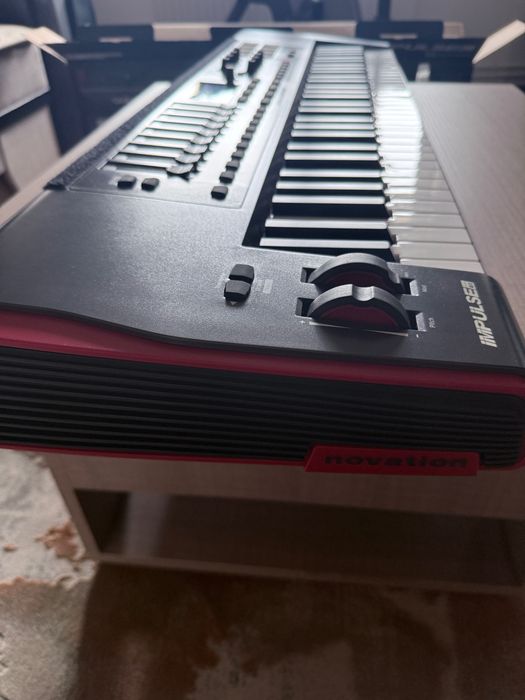 De vânzare claviatură midi NOVATION IMPULSE 61