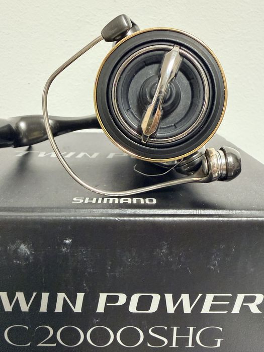 Shimano twin power c2000shg