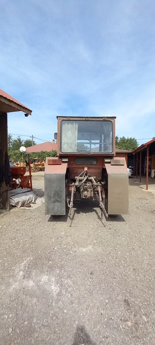 Vând Tractor U650