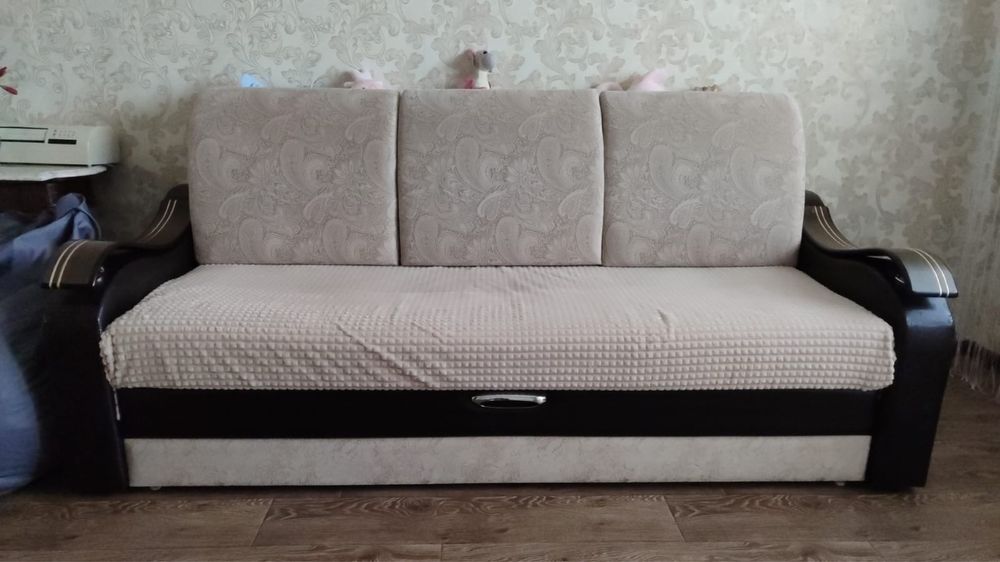 Продам диван раскладной в хорошем состоянии