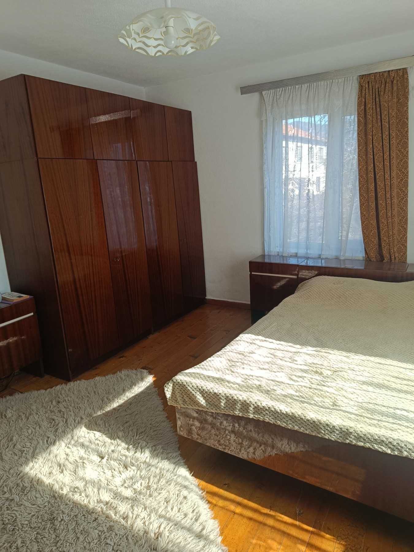 Продавам къща в село Хвойна