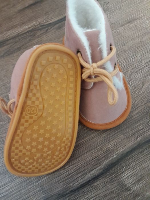 Топли бебешки ръкавици и пантофки