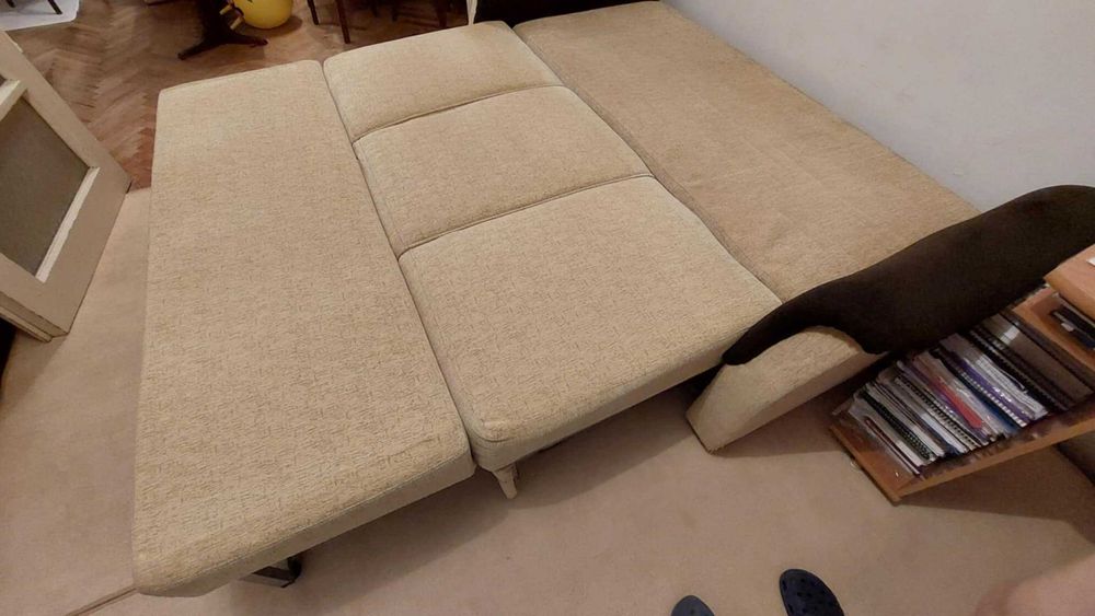 Обзавеждане за стая-Диван , Масичка и Радиатор