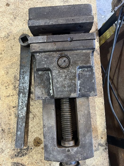 Menghina industriala ptr masini de rectificat, gaurit, banc etc