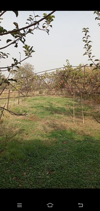 Parnik sotiladi materiali armaturadan