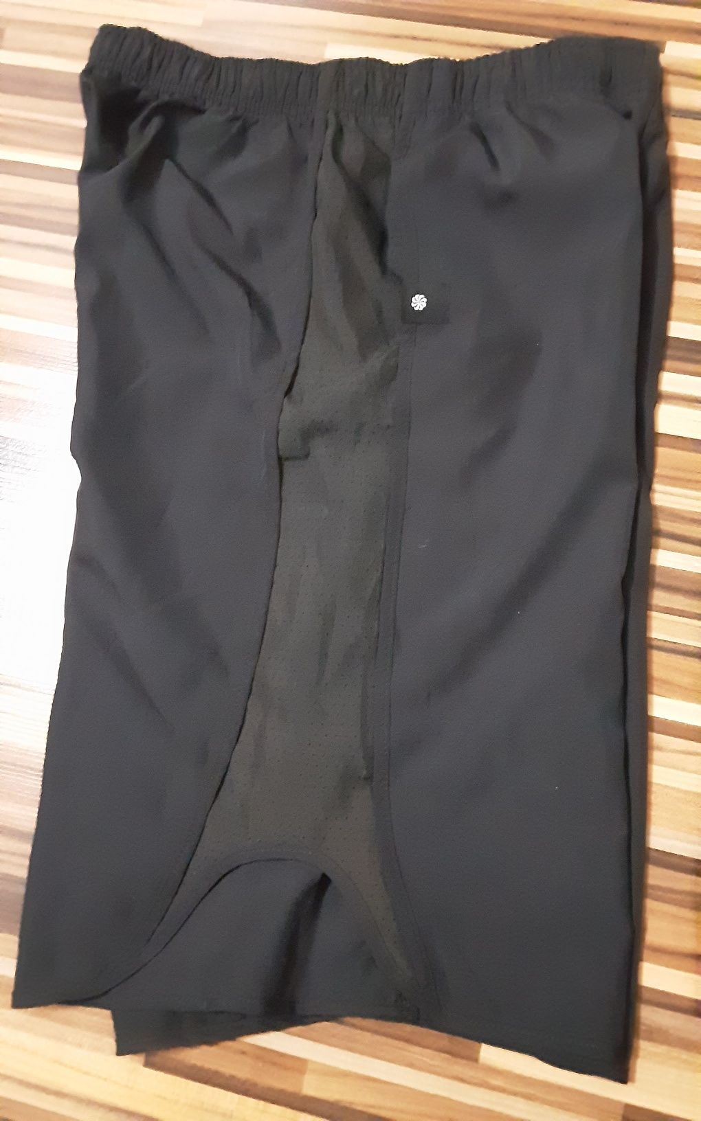 (L 147-158) NIKE оригинални тениски(35лв) къси нови панталони (39лв)