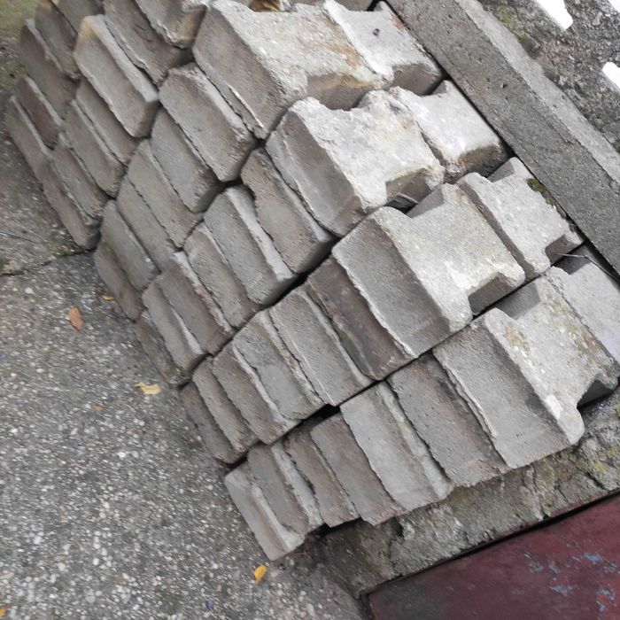 Pavele Elis T2 gri ciment, 20 x 16.5 x 8 cm Second-Hand 300 buc. 8 MP