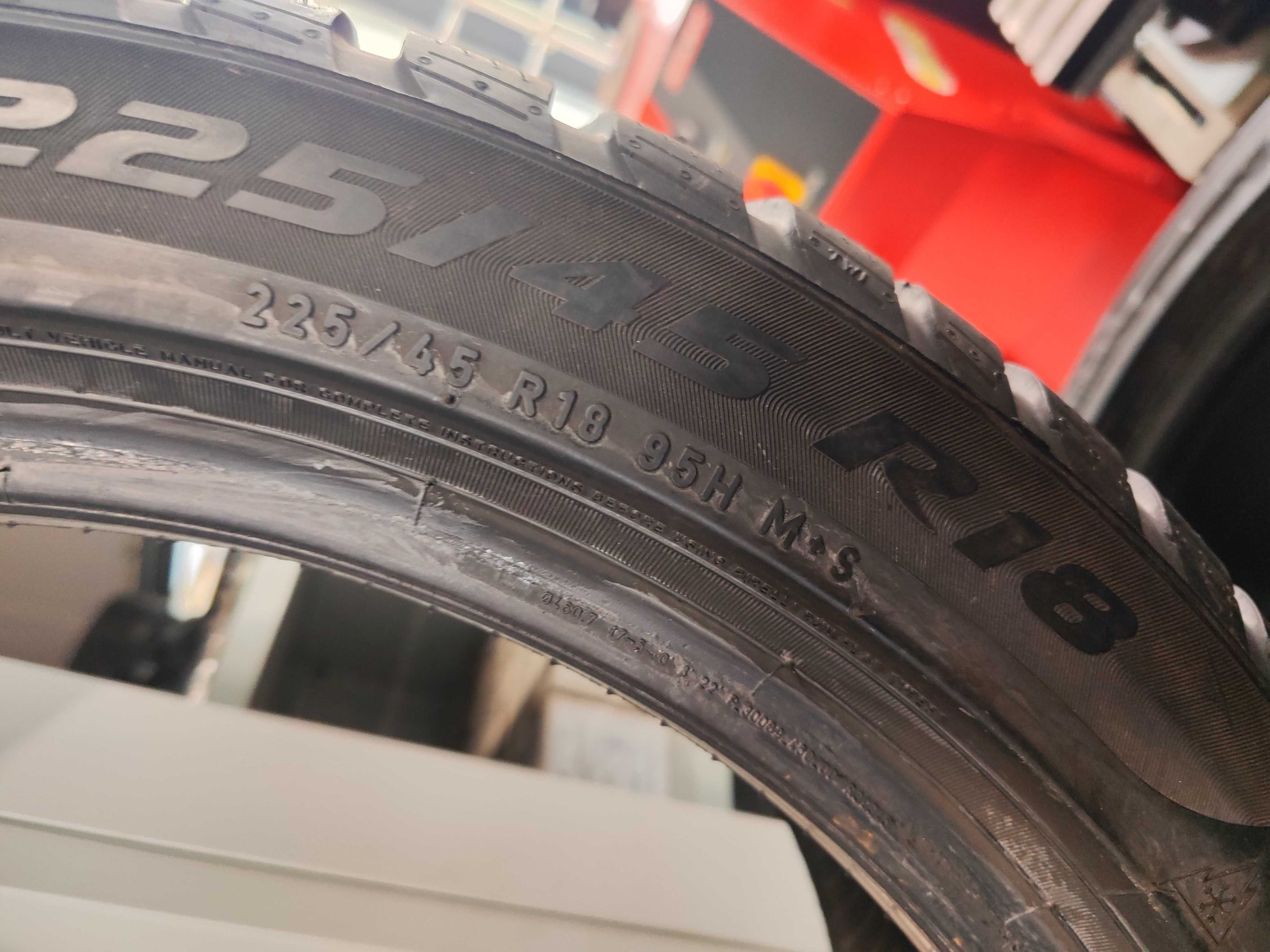 2бр. зимни гуми 225/45/18 Pirelli