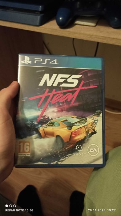 Playstation 4 limited edition blue