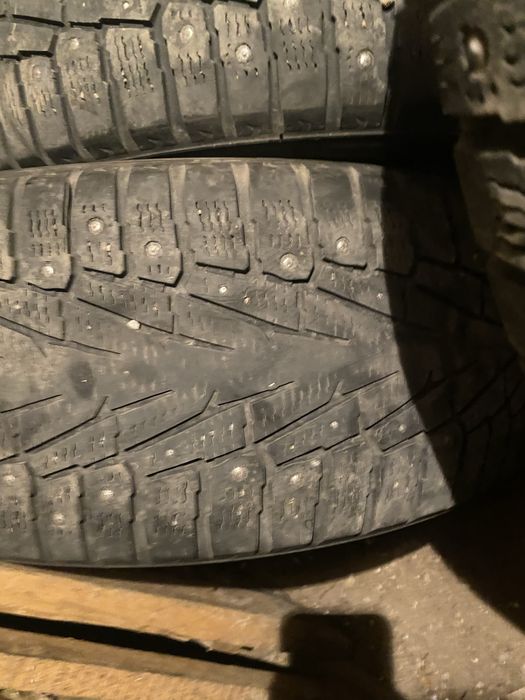 Комплект зимних шин