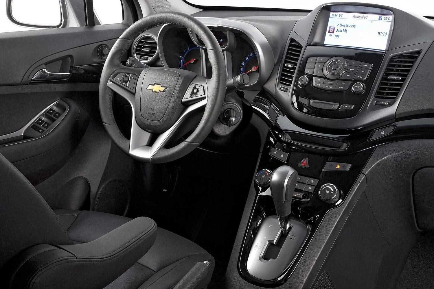 Продается белый Chevrolet Orlando 3-поз