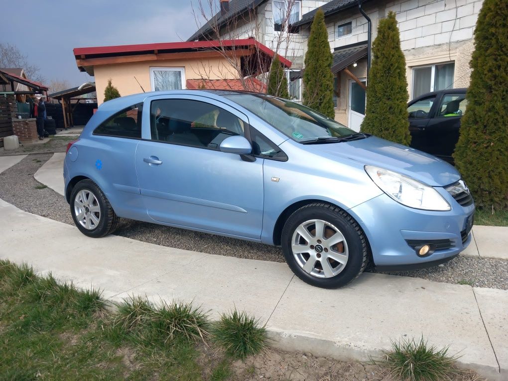 Opel corsa d,1.2 benzina panoramic