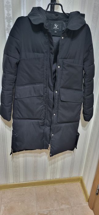 Продам зимние женскую куртку, после хим чистки, черного цвета, размер,