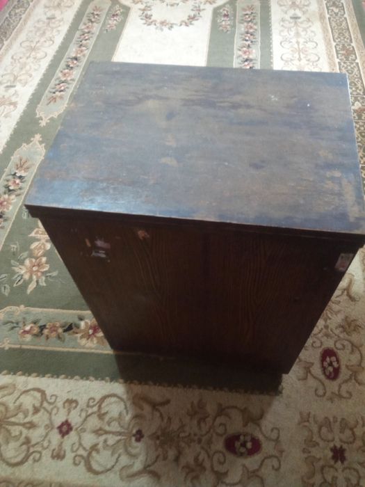 Ножная швейная машинка