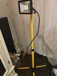 Lampa halogen portabila cu stand telescopic, ca noua. Numai in Iasi.