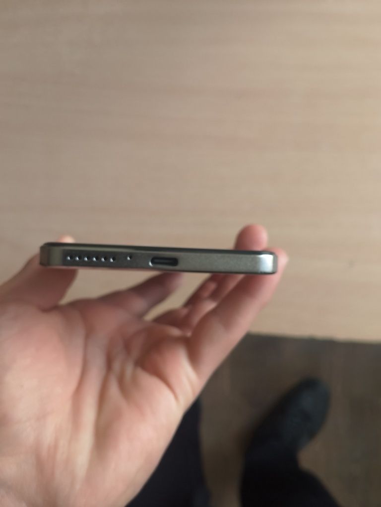 Infinix hot 40 holati yahshi