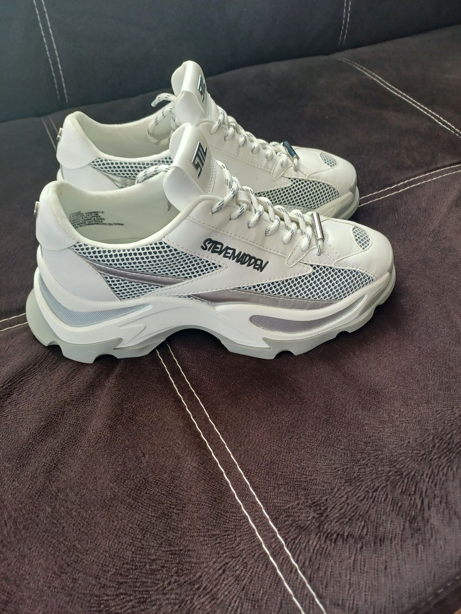 Малко носени маратонки Steve Madden 39 номер