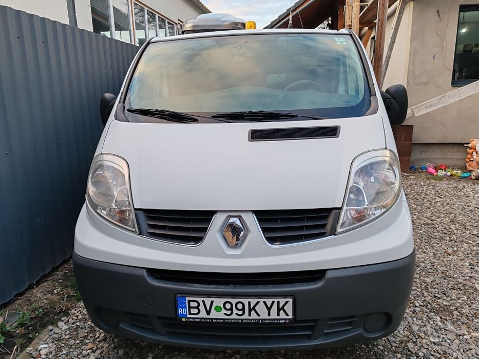 Renault trafic 8+1locuri lung din 2010