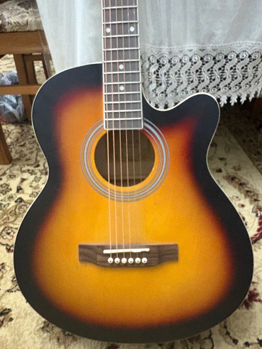 Акустическая гитара