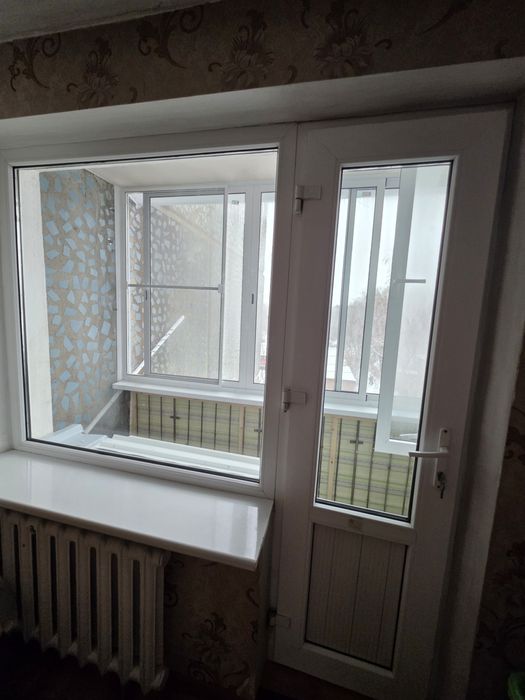 Продам пластиковое окно + балконную дверь