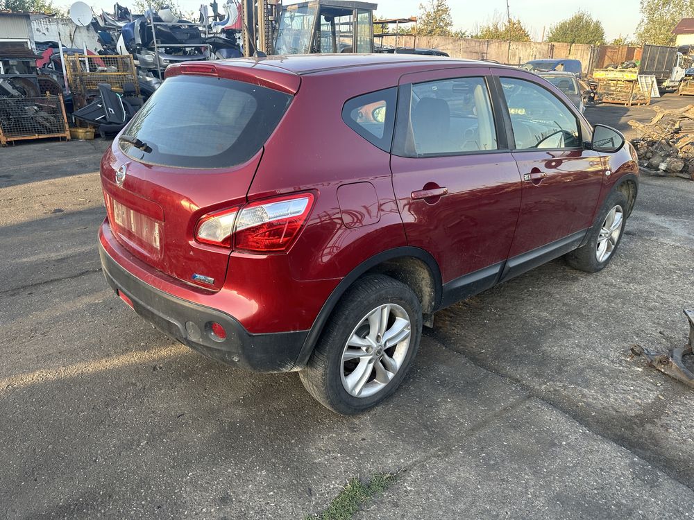 Dezmembram Nissan Qashqai 15 dci euro 5 2012