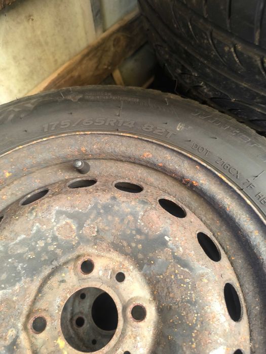 Зимни гуми 14 цола като нови 4 броя Hankook ханкок 175/65/14