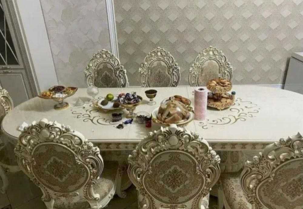 стол и стулья италья