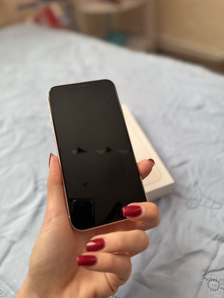 Iphone 11 + подаръци