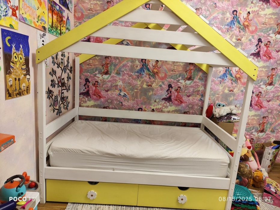 Продам детскую кроватку-домик