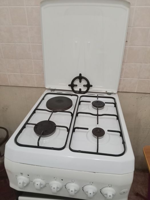 Продам газ плиту