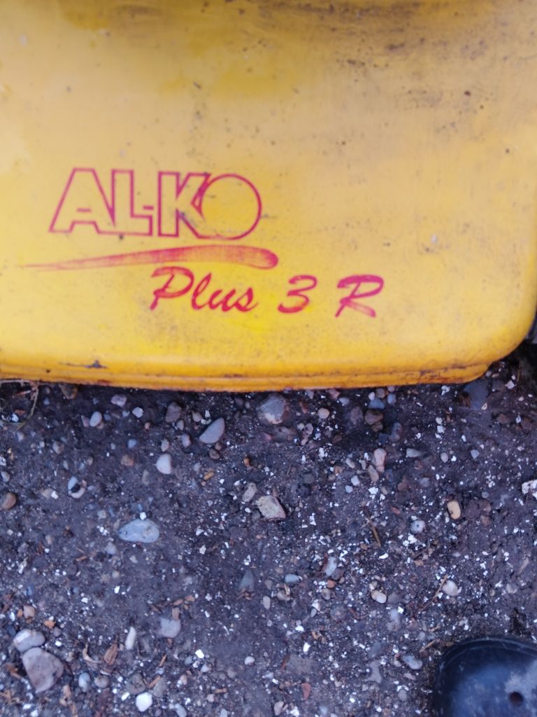 Vând mașină de tuns iarba ALKO Plus 3R