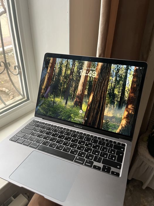 MacBook Air M1 8/256 gb