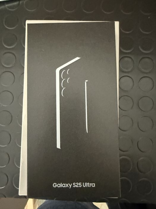 Продавам чисто нов Samsung S25 ultra 512gb black