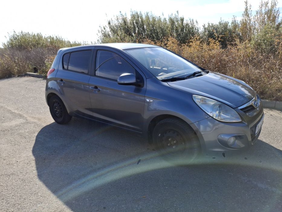 Vând Hyundai I20 2011
