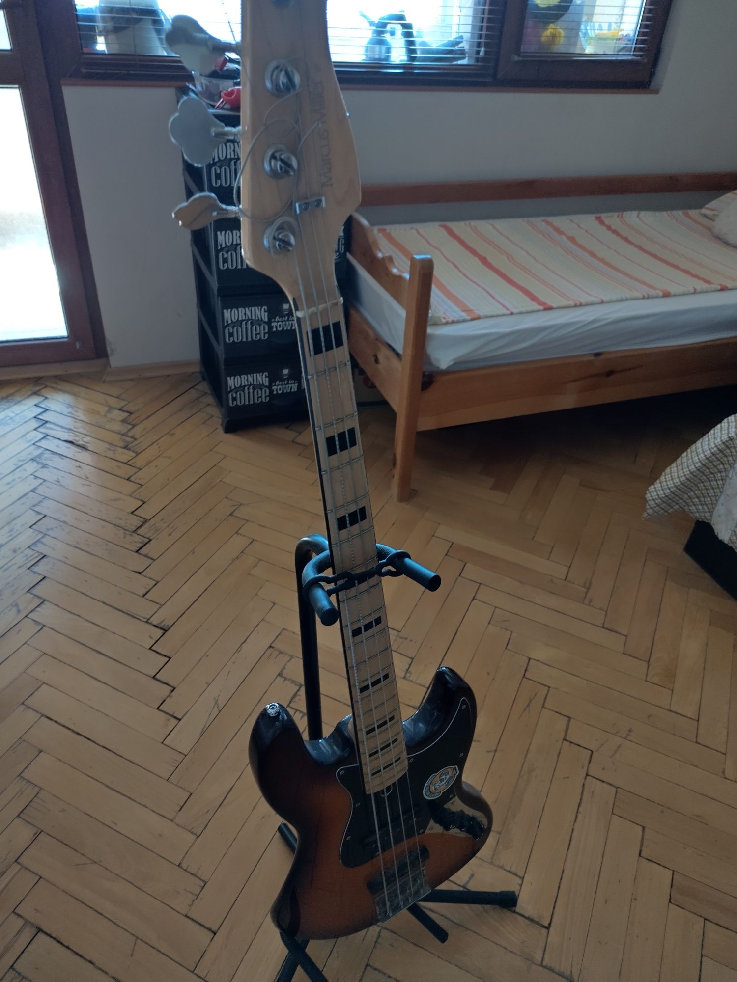 Sire V7 Marcus Miller Gen 2 + Roland Micro Xube Bass