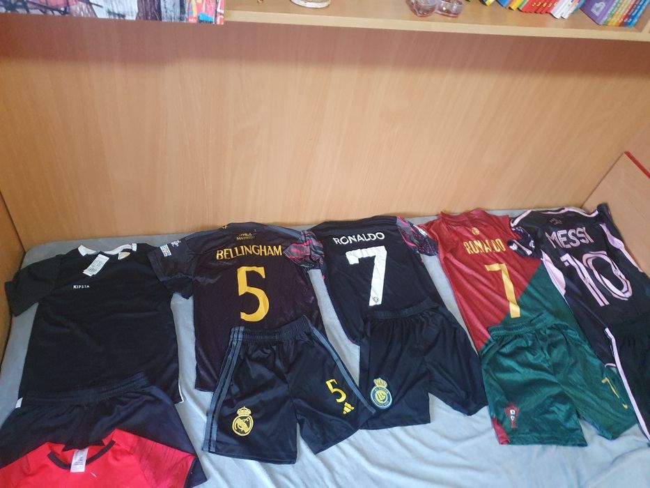 Vând seturi fotbal copii