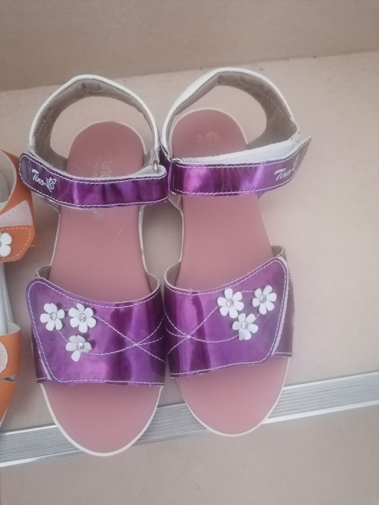 Sandale piele Tino( lot) marimea 34