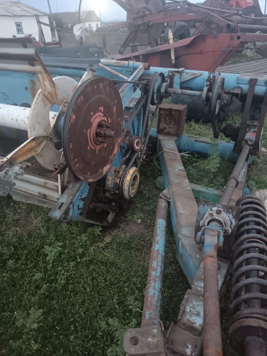 Продам жатку прицепную 7 метров