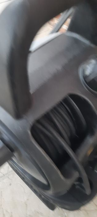 Машина за Почистване Измиване на Соларен Парк