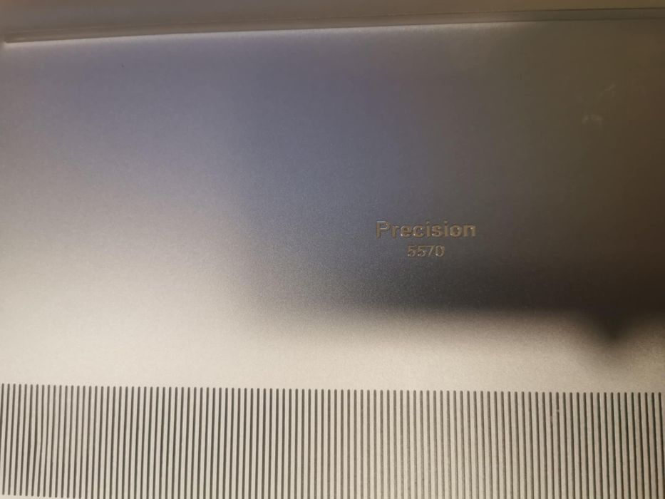 Dell Mobile Precision Workstation 5570