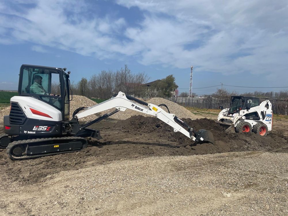 Buldoexcavator de închiriat Miniexcavator de inchiriat si bobcat