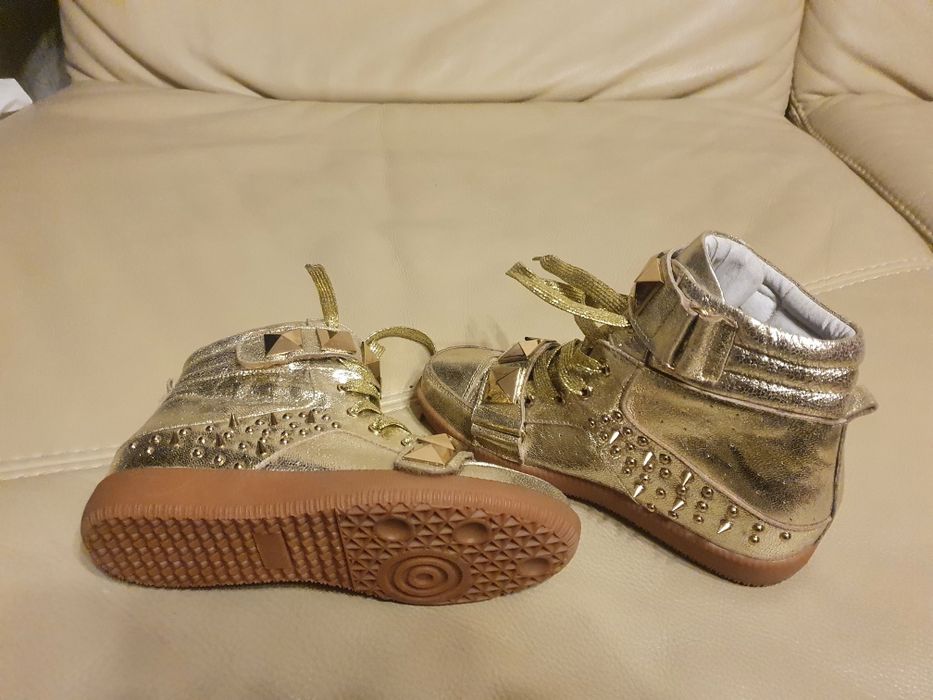 Обувки тип маратонки -високи