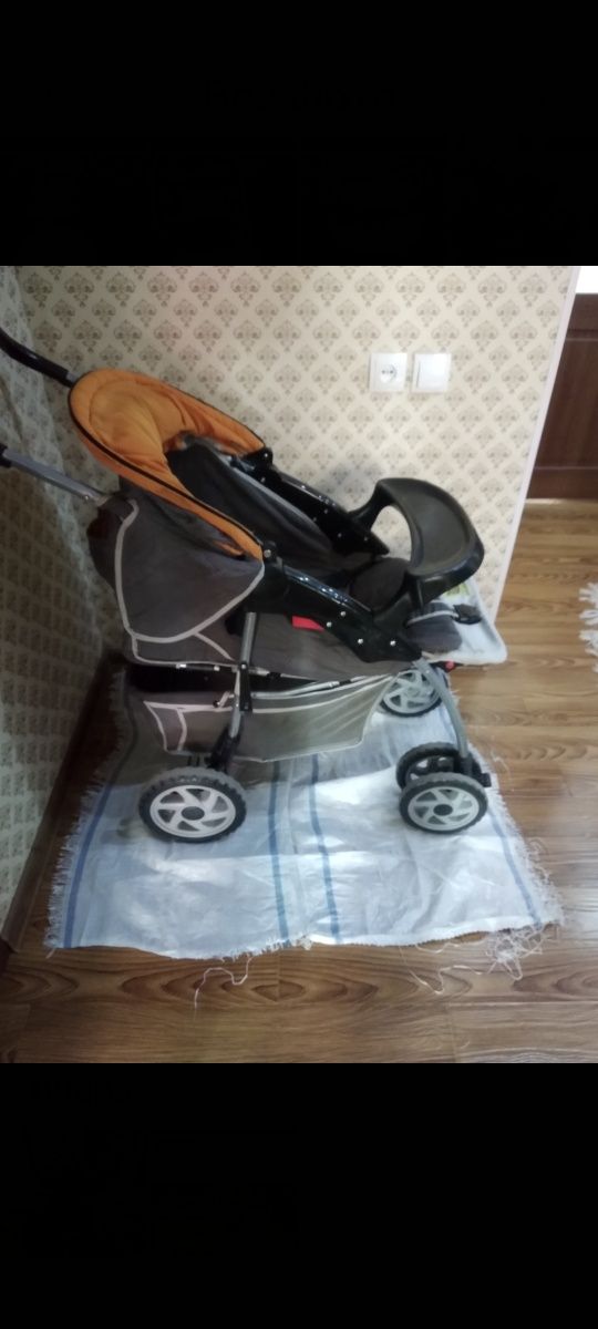 Срочно продам детскую коляску.