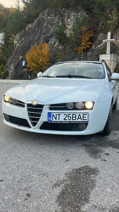 Vând Alfa Romeo 159