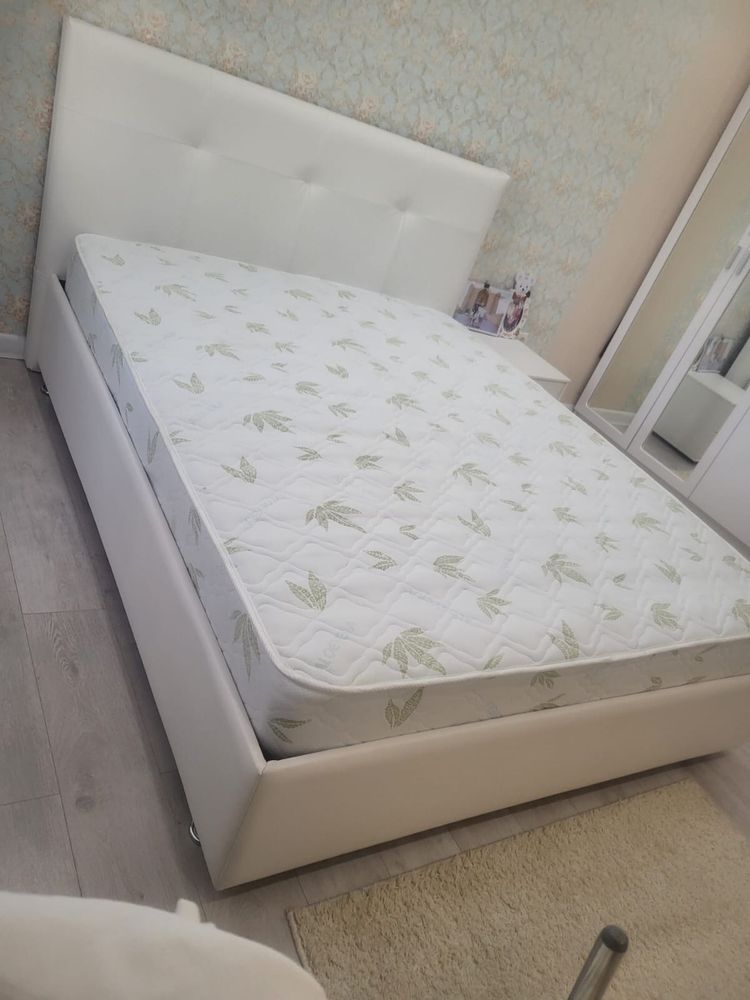 Продам кровать в очень хорошем состоянии