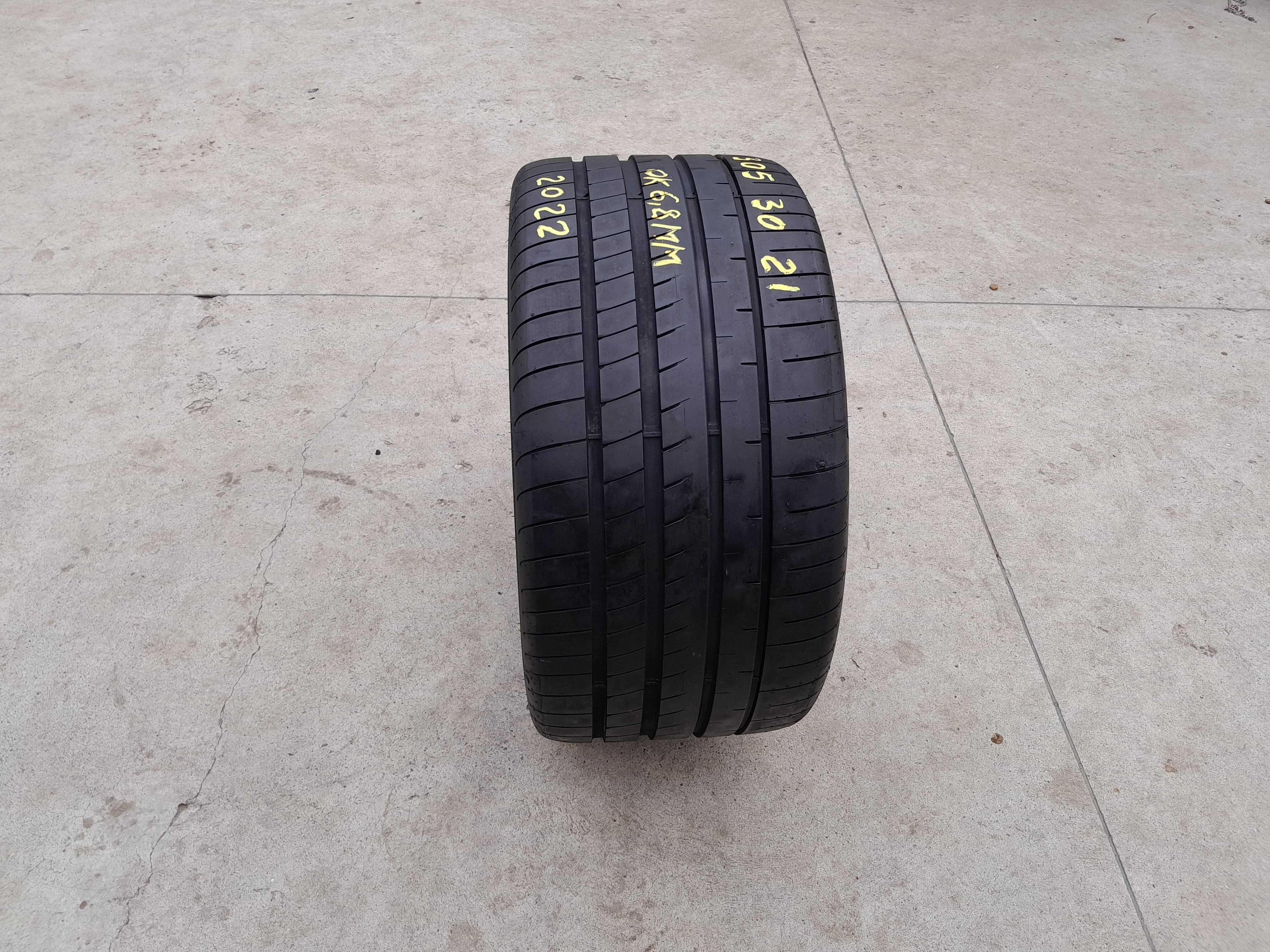 O anvelopa vara 305 30 21 goodyear asymmetric 3 NAO cu 6,8 mm 2022